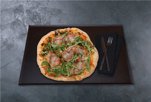 Surdejspizza m. skinke og rucola