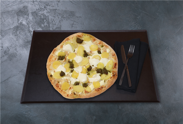Surdejspizza m. kartoffel, mascarpone og mozzarella